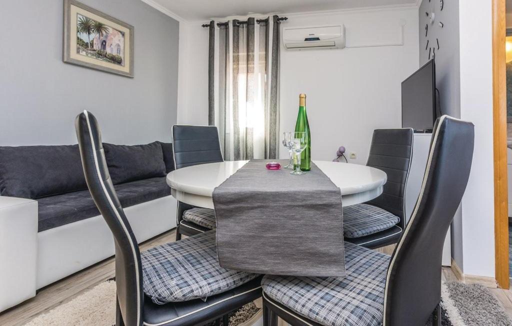 Nena Apartmani Vir Exterior foto